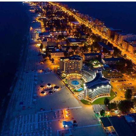 Lake Apartments Solid Mamaia Kültér fotó