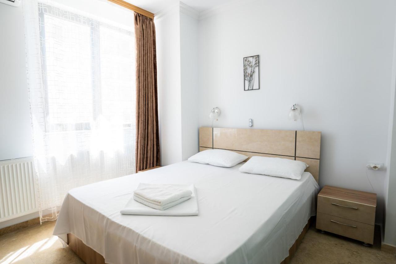 Lake Apartments Solid Mamaia Kültér fotó