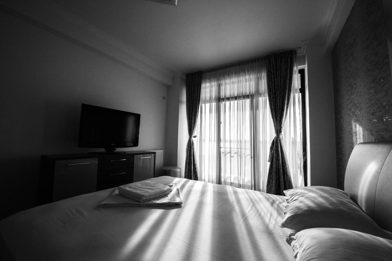 Lake Apartments Solid Mamaia Kültér fotó